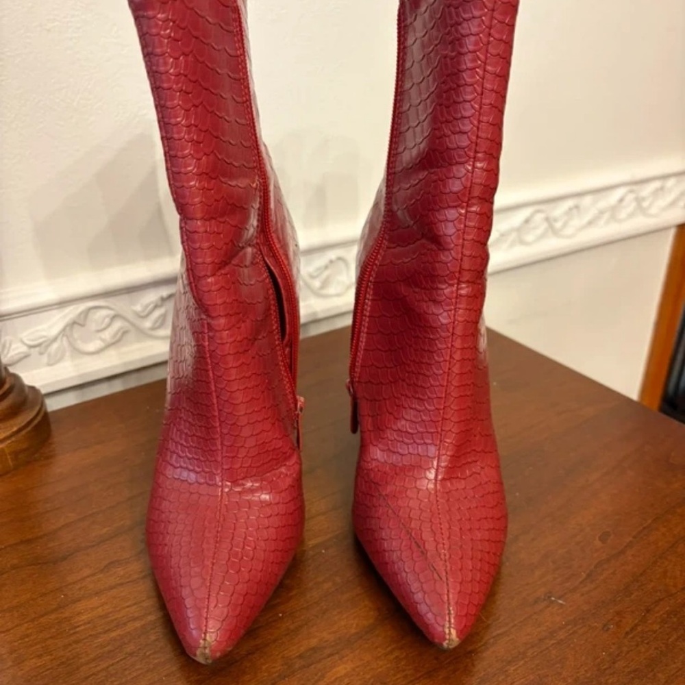 Precious Moments Red Textured Heeled Boots